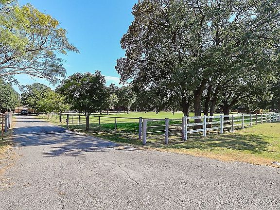 3rd image of 801 Fm Road 1708