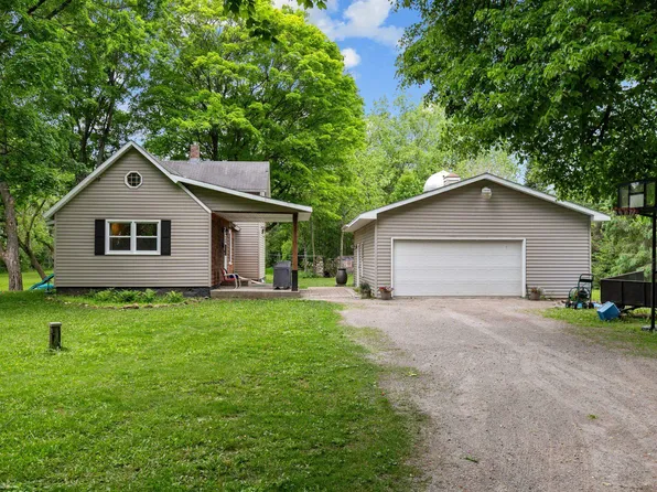 129 Dell Ct, Neenah, WI 54956
