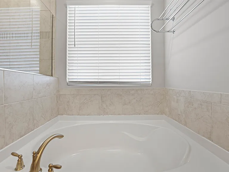 2861 Meadow Gln — Photo 33
