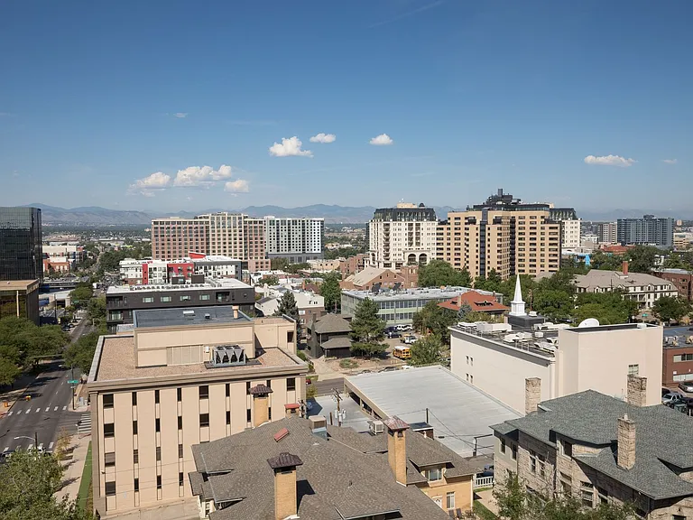 Somerset Apartments — Photo 15
