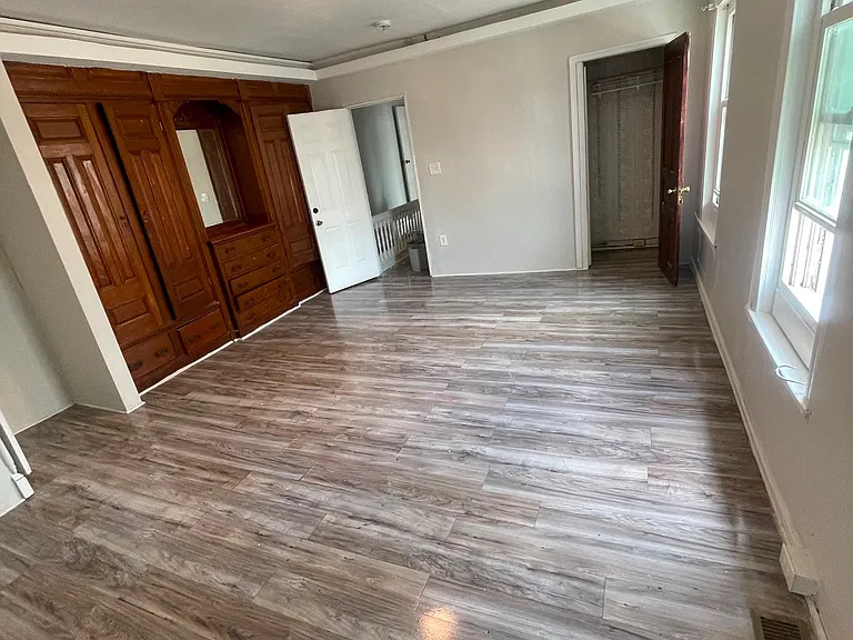 569 N Front St #2 — Photo 12