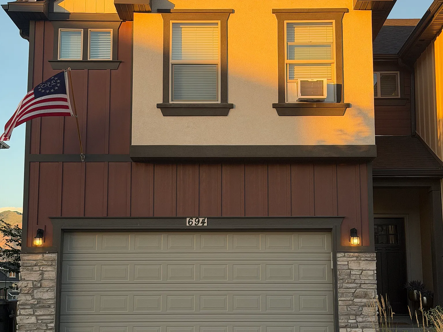 4 bed, 2.5 bath, 2277 sqft, $2,495 — Photo 1