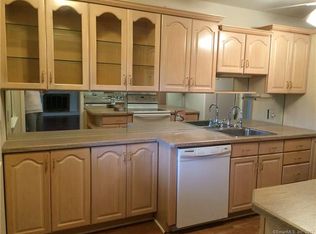 441 Heritage Vlg #A, Southbury, CT 06488