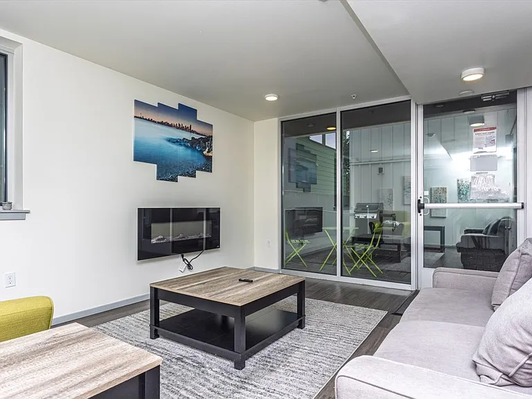 4122 36th Ave SW — Photo 3