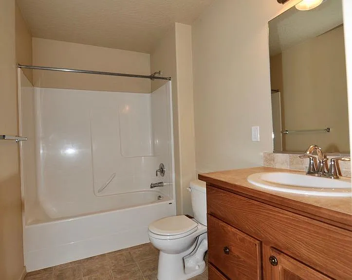 1288 N Pyroclast St — Photo 12