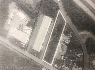 Mid Valley Dr, Olyphant, PA 18447