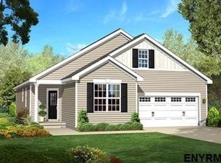 18 Clemens Dr, Mechanicville, NY 12118