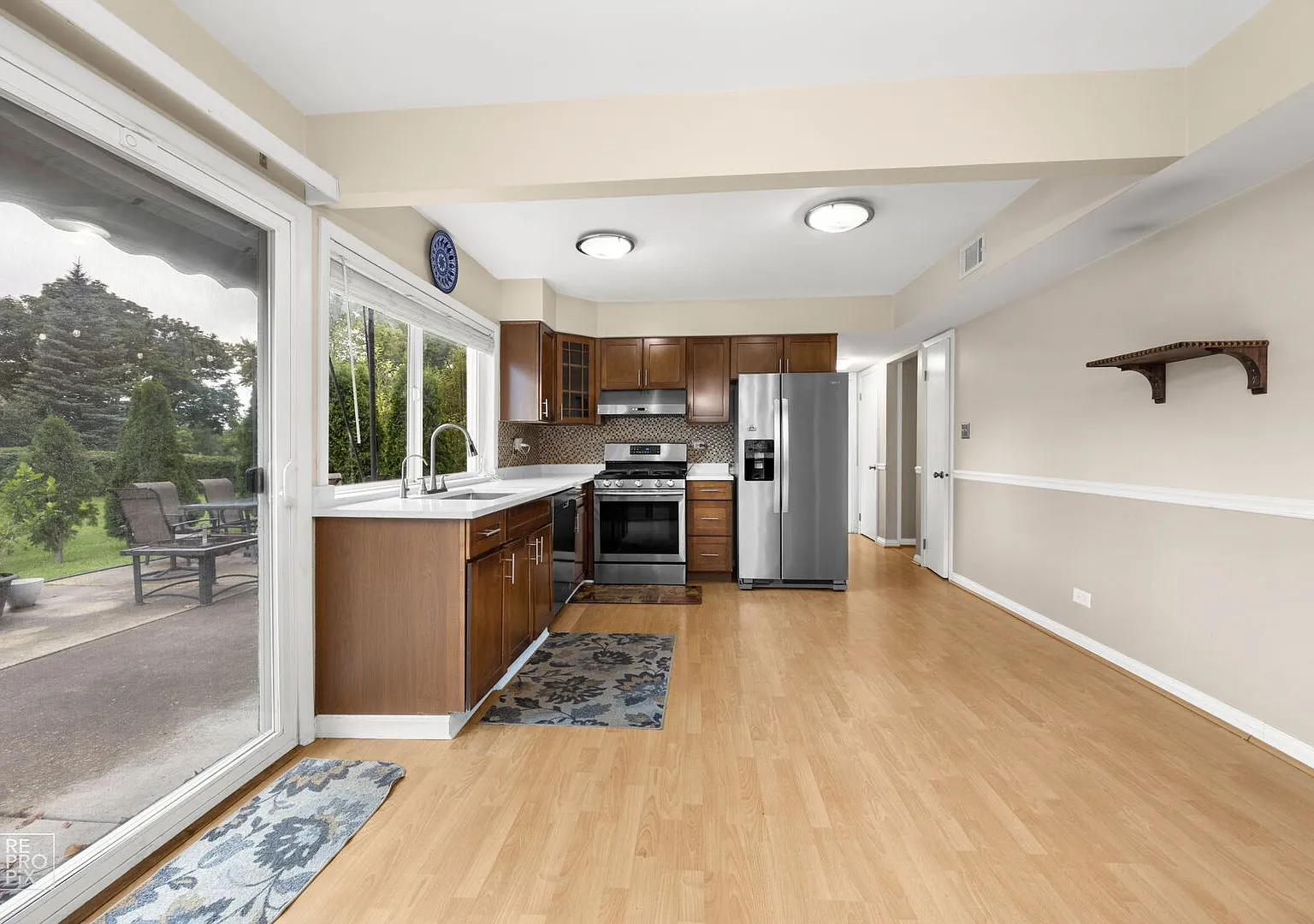 3 bed, 2.5 bath, 1790 sqft, $3,200 — Photo 2