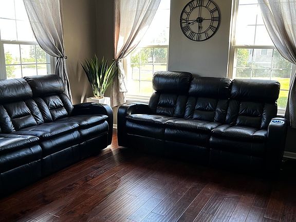 4th image of 4052 Hennepin Dr