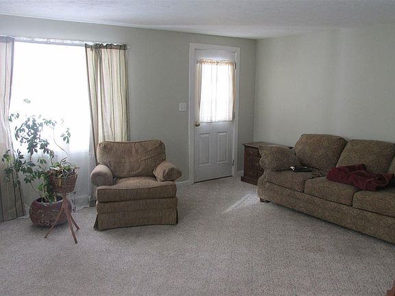 3rd image of 118 N Park St
