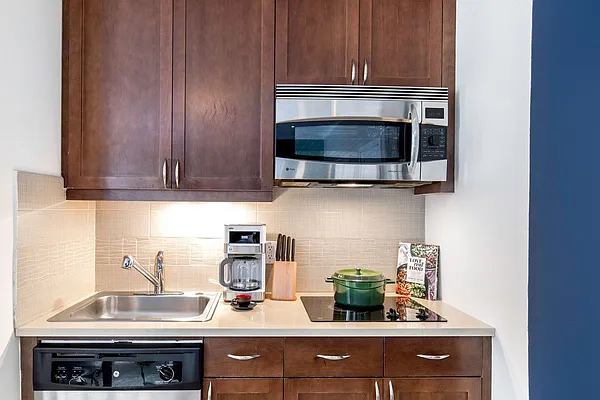 Rented by REAL New York | media 12