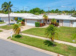 14921 Sovereign Dr, Largo, FL 33774