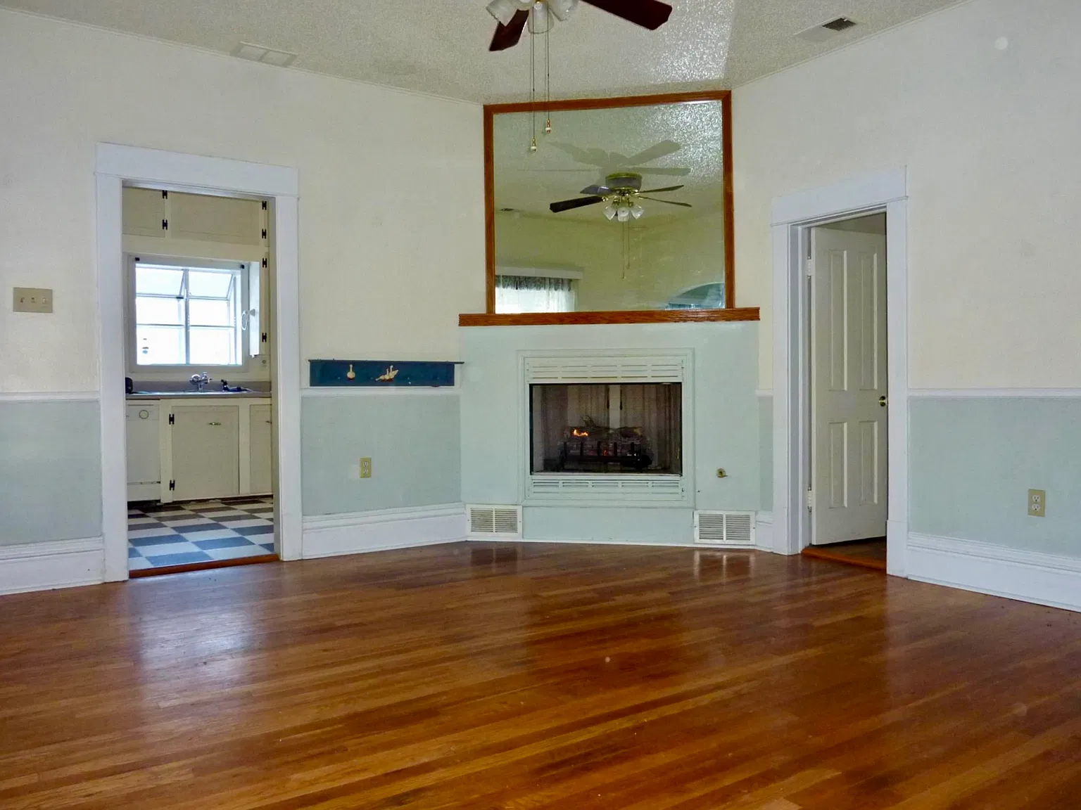 2 bed, 1600 sqft, $2,145 — Photo 3