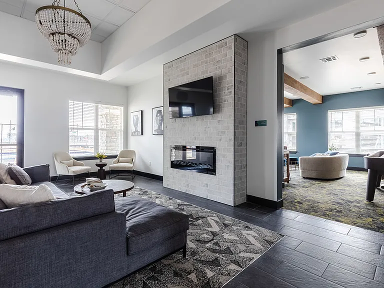 Ladora Modern Apartments — Photo 16