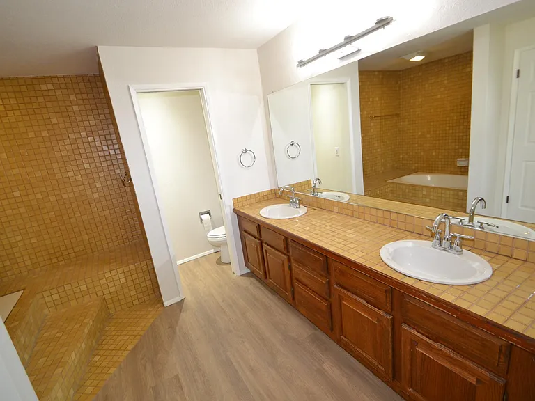 1520 15th Ave E #24 — Photo 9
