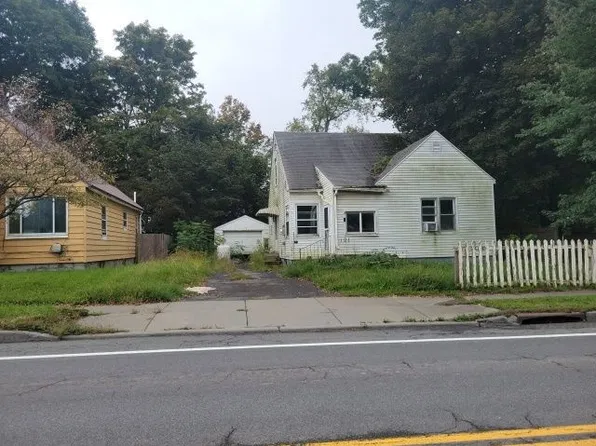 121 Oneida St, Oneonta, NY 13820