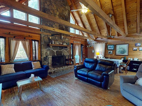 3rd image of 402 Sun Mountain Rd
