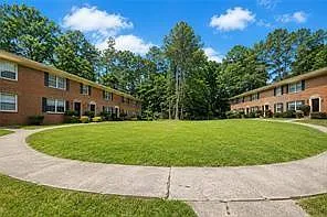 2 bed, 1.5 bath, 1044 sqft, $1,800 — Photo 3
