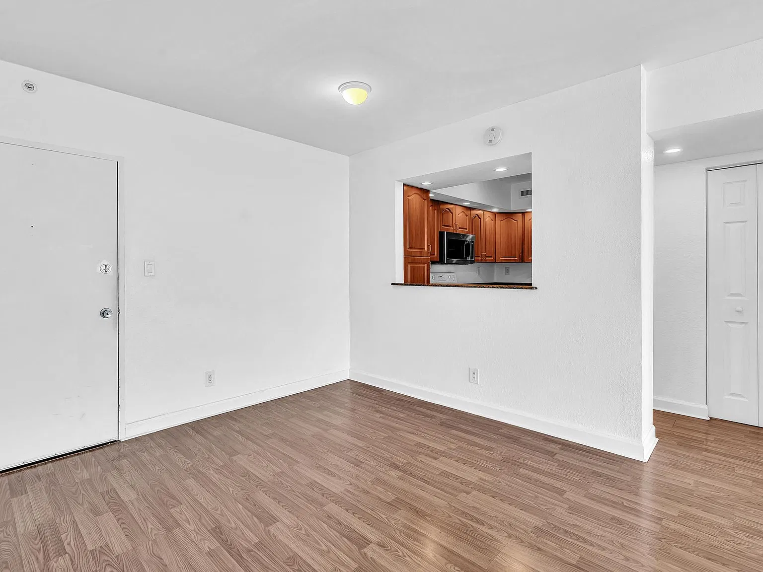5600 Collins Ave — Photo 4