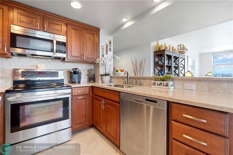 1st image of 1625 SE 10th Ave APT 1009
