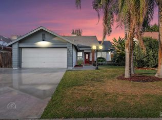 6604 Ambergrove St, Bakersfield, CA 93313