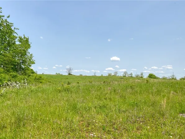 63730 Wintergreen Rd, Lore City, OH 43755