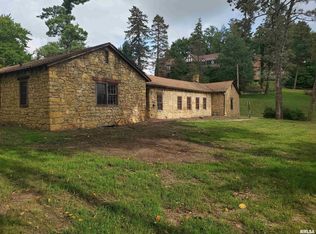 850 S Bluff Blvd, Clinton, IA 52732