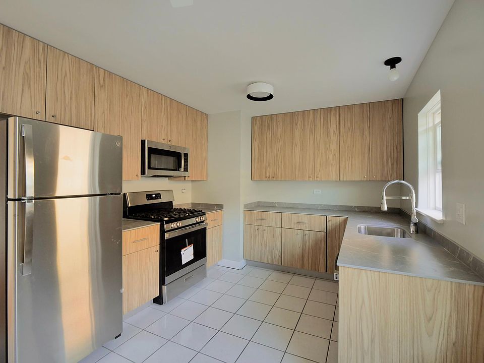 1st image of 2748 W Winnemac Ave #1