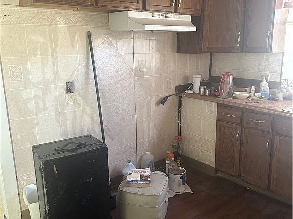 2nd image of 9402 Kempton Ave
