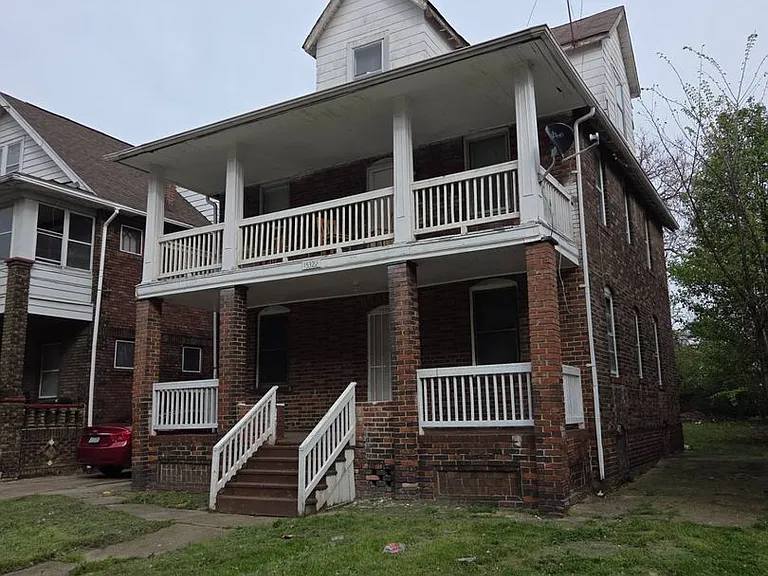 15322 Yorick Ave — Photo 3