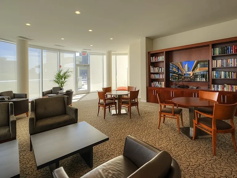807 Davis St #903 — Photo 13