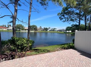 563 Shoreham Ct NE, Saint Petersburg, FL 33716