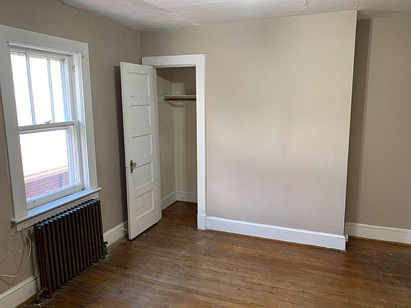 3rd image of 921 Brompton St #2
