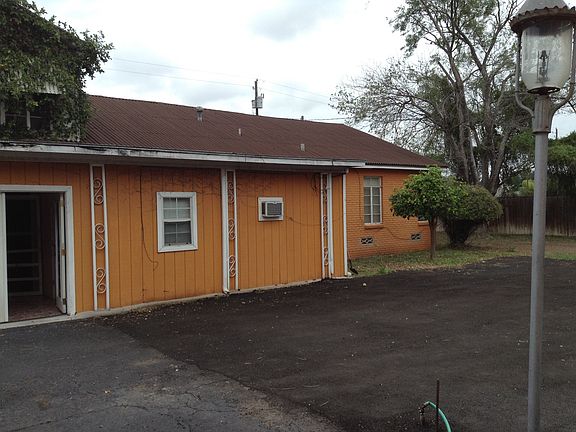 2nd image of 808 E Cedar Ave