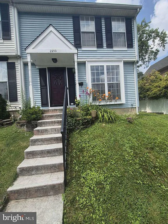 3 bed, 2.5 bath, 1619 sqft, $3,600 — Photo 2