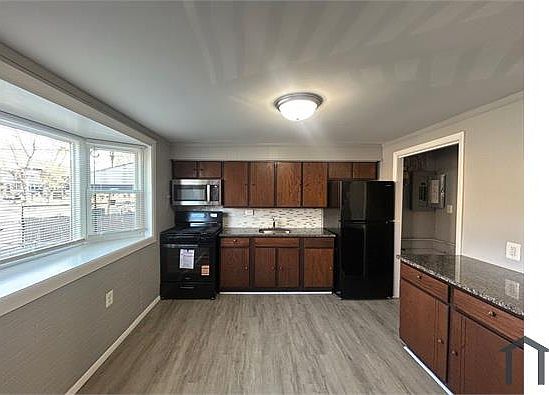 3rd image of 401 Caledonia Ave