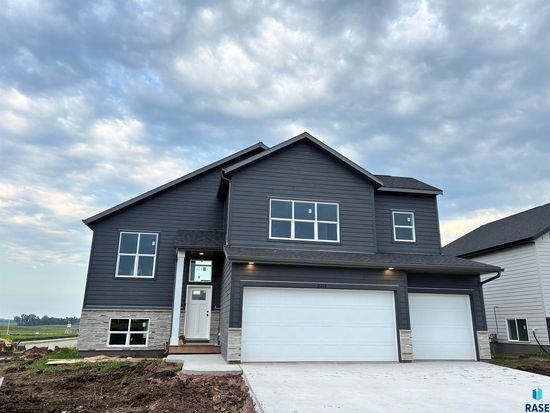 2213 E Alexa St, Brandon, SD 57005