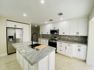 157 Curtiss Pkwy APT F, Miami, FL 33166