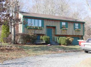 824 Middlebridge Rd, South Kingstown, RI 02879