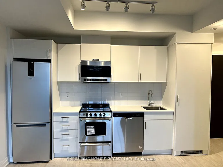 412 Silver Maple Rd #427 — Photo 5