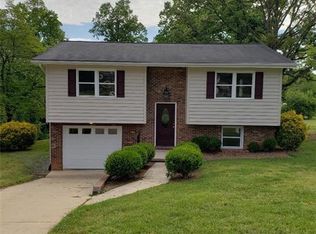 617 Meadowood St, Lenoir, NC 28638