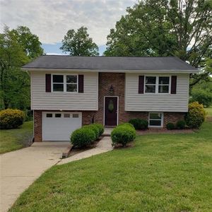617 Meadowood St, Lenoir, NC, 28638