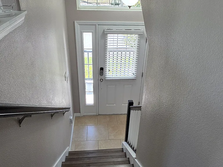 1062 Clifton Springs Ln — Photo 9