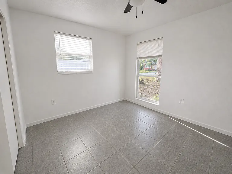 2442 Gorham Ave — Photo 10