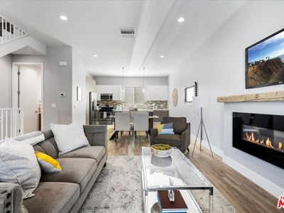 14058 Collins St, Sherman Oaks, CA, 91401