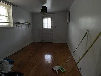 Rented by Laura Nguyen, LREB