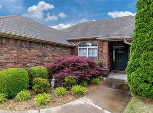 207 Dawn Dr, Centerton, AR 72719
