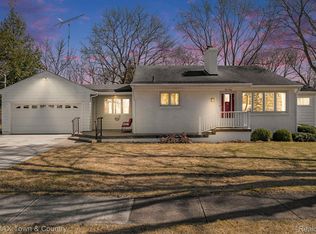 440 Crestview St, Flushing, MI 48433