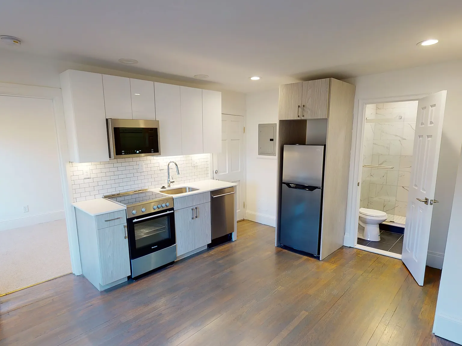 1 bed, 9999 sqft, $3,100 — Photo 3