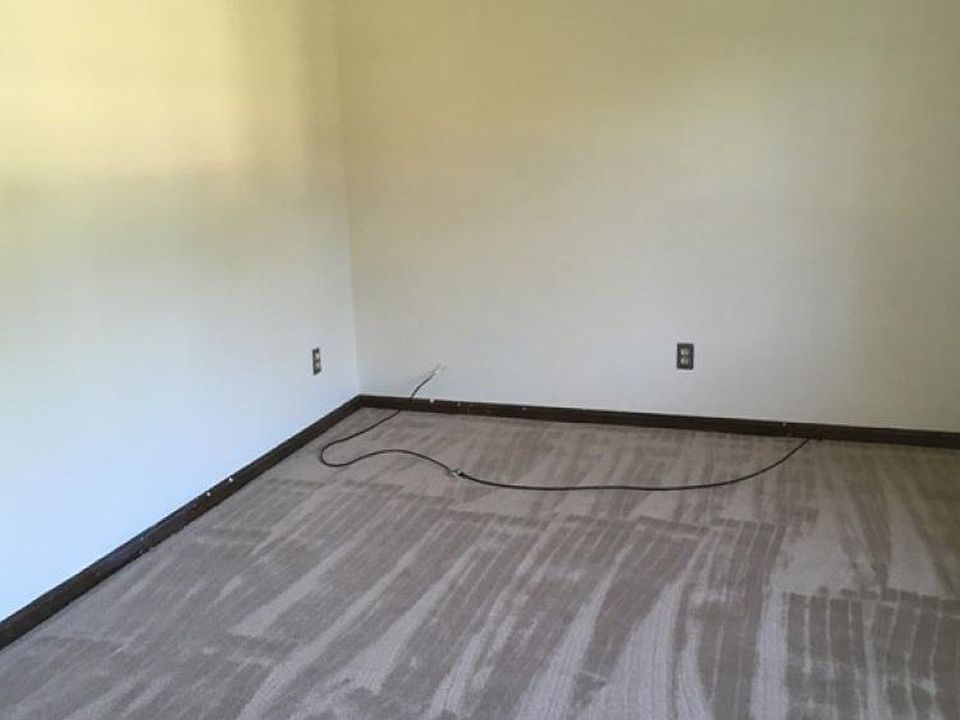 2nd image of 120 Longwood Pl #A